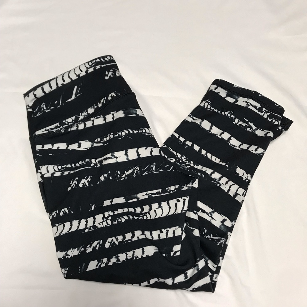 Old Navy Active Capri Leggings